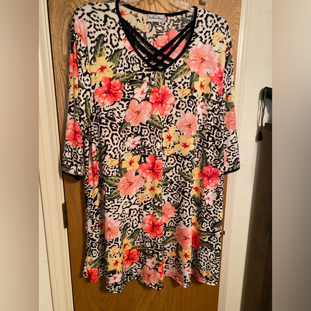 Ladies tunic. Southern Charm. Size XXL.